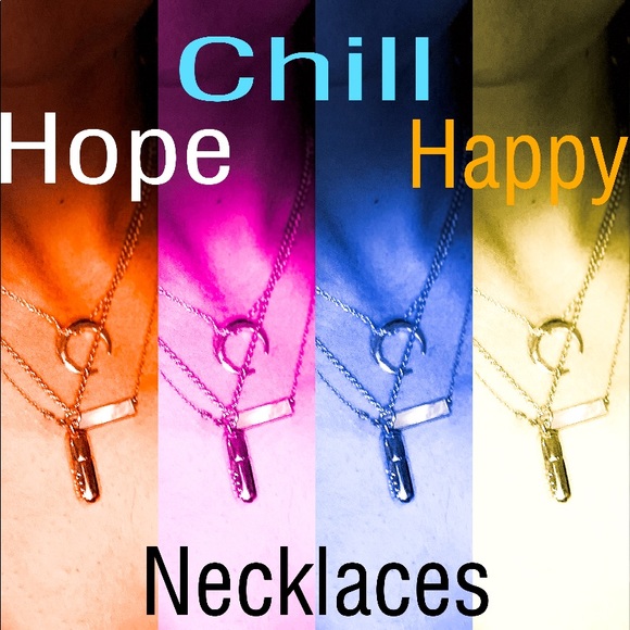 Happy Hope & Chill Pills Gold Necklace - Picture 5 of 6